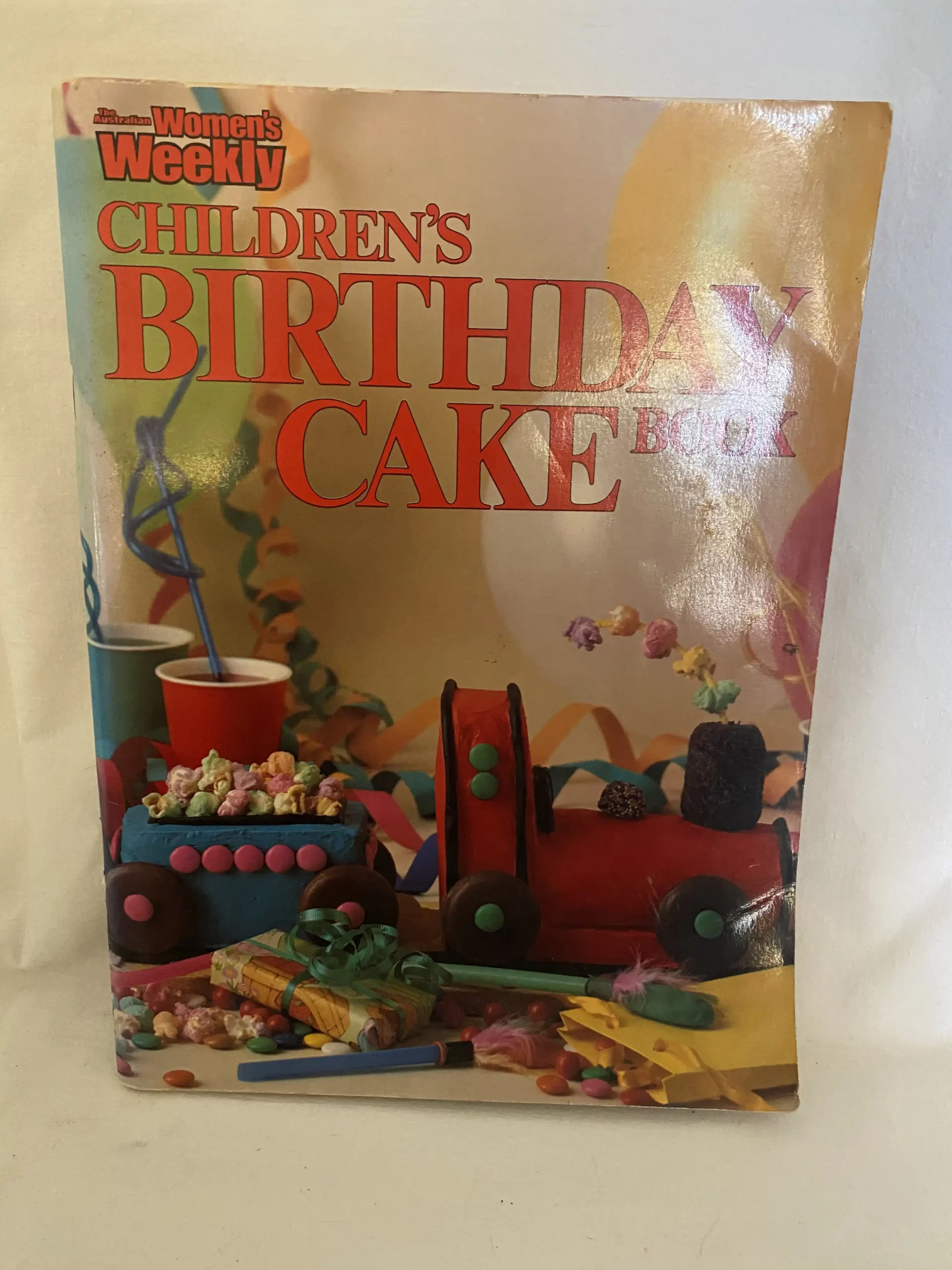 Children's Birthday Cake Book by The Australian Women's Weekly