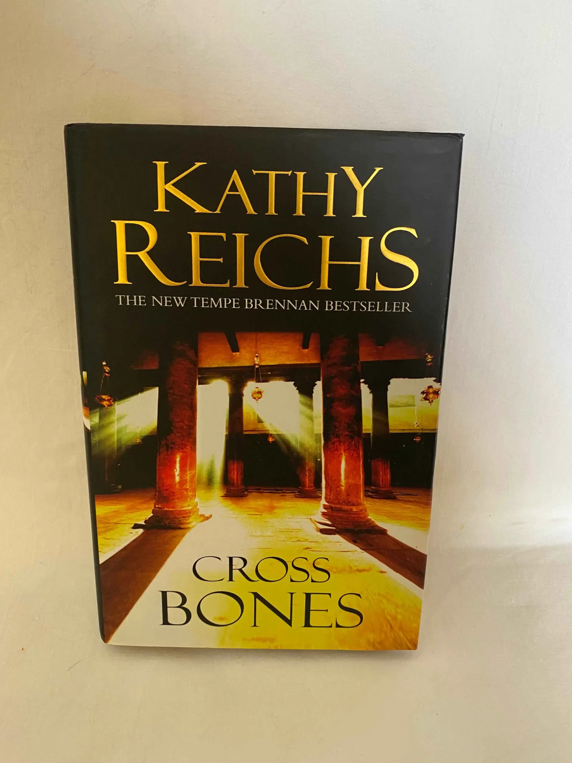 Cross Bones by Kathy Reichs