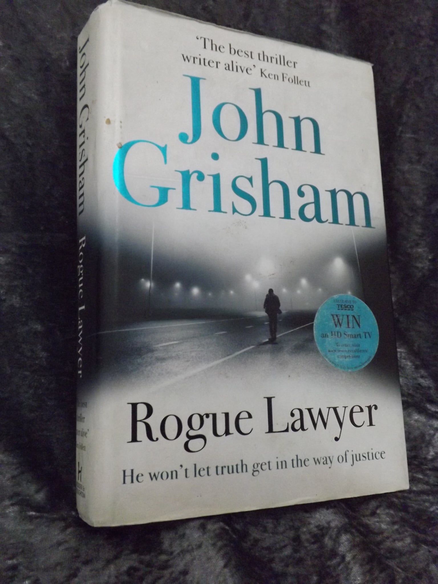 Rogue Lawyer by John Grisham (Rogue Lawyer #1)