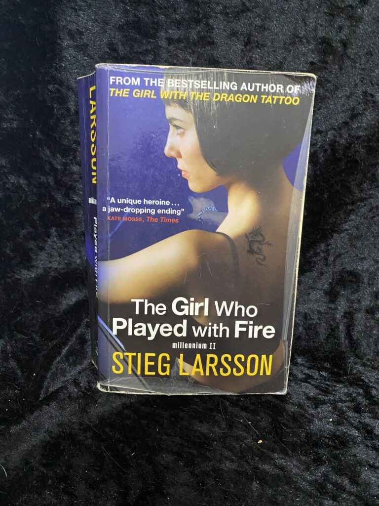 The Girl Who Played with Fire by Steig Larssen (Millennium #2)