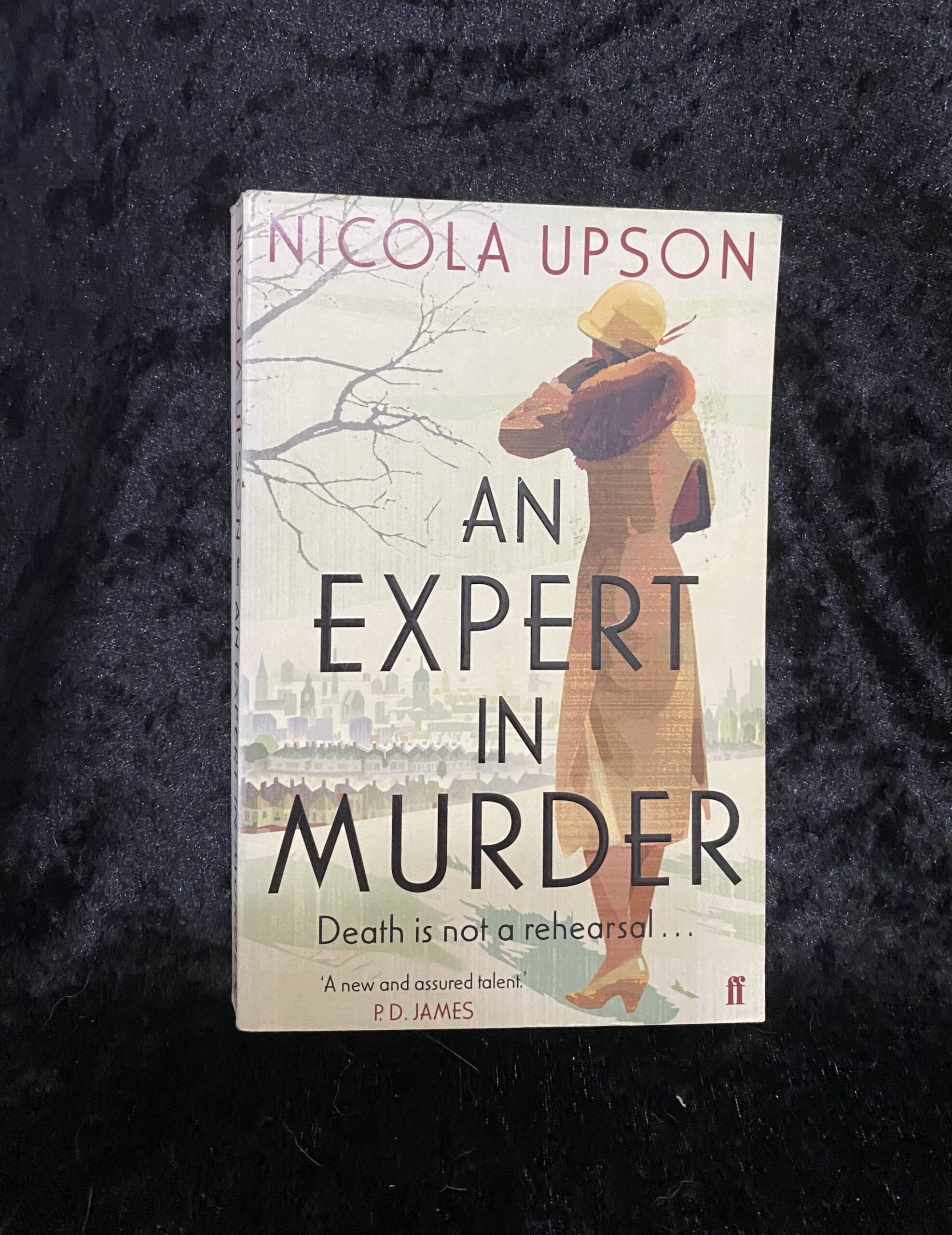 An Expert in Murder by Nicola Upson (Josephine Tey #1)