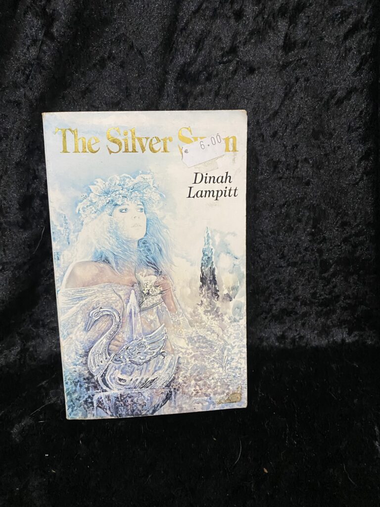 The Silver Swan by Dinah Lampitt (Sutton Place #2)