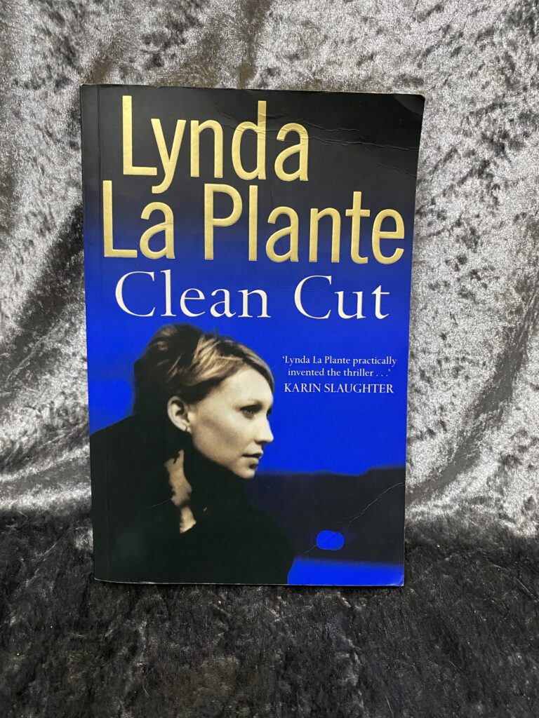 Clean Cut by Lynda La Plante (Anna Travis #3)